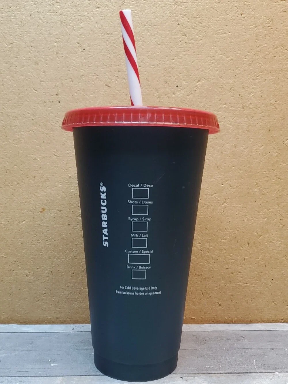 Starbucks Holiday Christmas Reusable 24 Oz Cold Cups with Lids & Straws